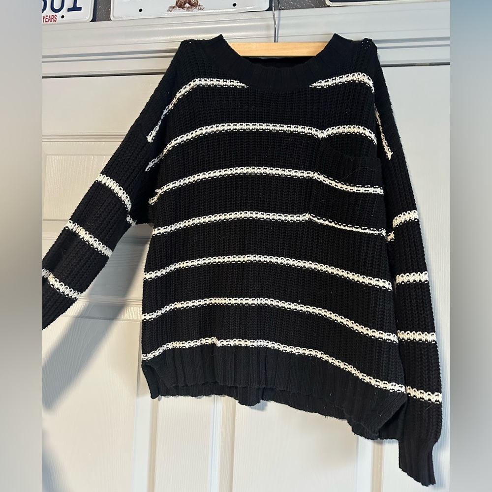 American Eagle Black and white striped sweater
